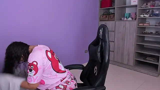 Snapshot of boomsar01 chatting on 11-07-25, 02:55 boomsar01 online show from 11-07-25, 02:55