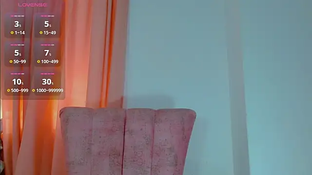 Snapshot of bimbocurvysex chatting on 10-31-25, 04:52 bimbocurvysex online show from 10-31-25, 04:52