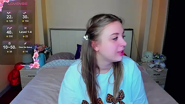 Snapshot of AlexissM chatting on 11-13-25, 08:13 AlexissM online show from 11-13-25, 08:13