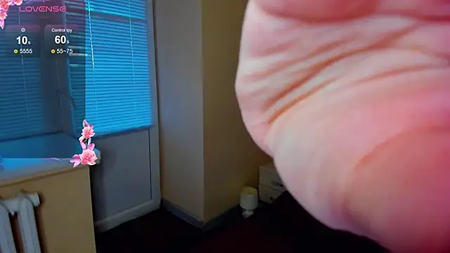 AlexissM online show from 05-12-26, 01:41