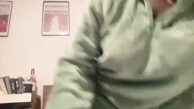 Snapshot of AveryJ99 chatting on 12-06-24, 04:25 AveryJ99 online show from 12-06-24, 04:25