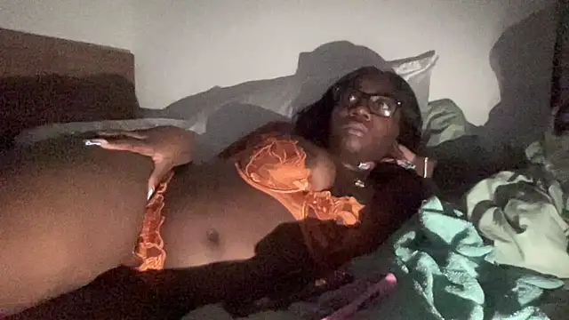 Snapshot of AveryJ99 chatting on 02-11-25, 09:42 AveryJ99 online show from 02-11-25, 09:42