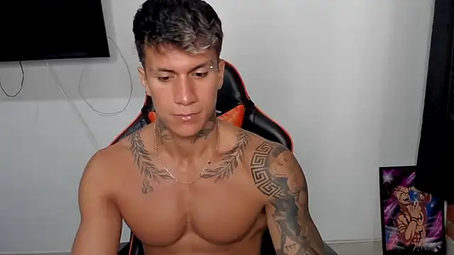 Snapshot of pettergrey1 chatting on 10-23-25, 11:24 pettergrey1 online show from 10-23-25, 11:24