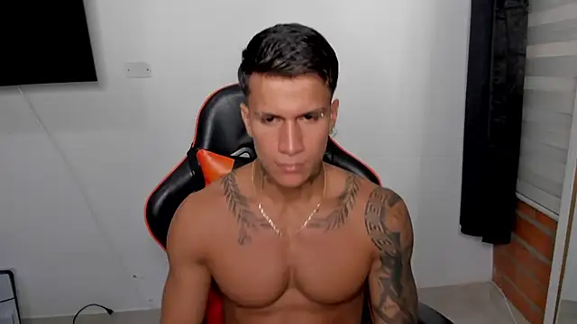 Snapshot of pettergrey1 chatting on 10-27-25, 11:31 pettergrey1 online show from 10-27-25, 11:31