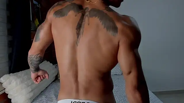 Snapshot of pettergrey1 chatting on 11-18-25, 11:15 pettergrey1 online show from 11-18-25, 11:15