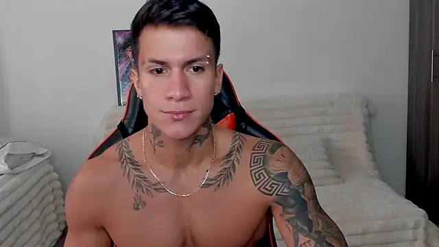 Snapshot of pettergrey1 chatting on 12-16-25, 02:22 pettergrey1 online show from 12-16-25, 02:22