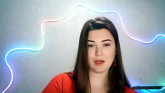 Snapshot of SeductiveTati chatting on 09-19-25, 10:54 SeductiveTati online show from 09-19-25, 10:54