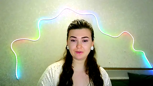 Snapshot of SeductiveTati chatting on 10-19-25, 02:34 SeductiveTati online show from 10-19-25, 02:34