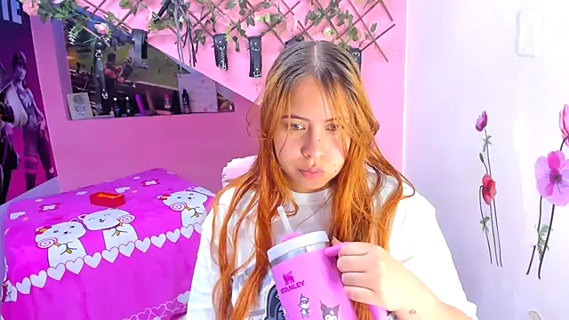 Snapshot of marcellaa303av chatting on 11-16-25, 03:23 marcellaa303av online show from 11-16-25, 03:23