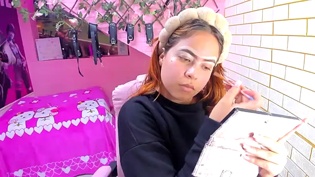 Snapshot of marcellaa303av chatting on 11-27-25, 03:52 marcellaa303av online show from 11-27-25, 03:52