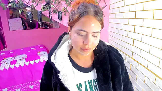 Snapshot of marcellaa303av chatting on 11-29-25, 05:10 marcellaa303av online show from 11-29-25, 05:10