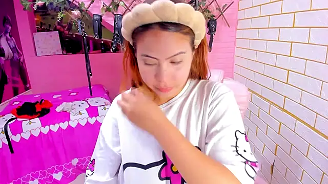 Snapshot of marcellaa303av chatting on 12-04-25, 04:55 marcellaa303av online show from 12-04-25, 04:55