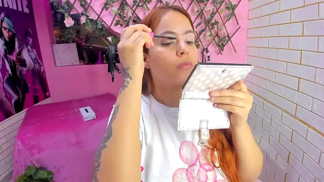 Snapshot of marcellaa303av chatting on 02-26-26, 03:27 marcellaa303av online show from 02-26-26, 03:27