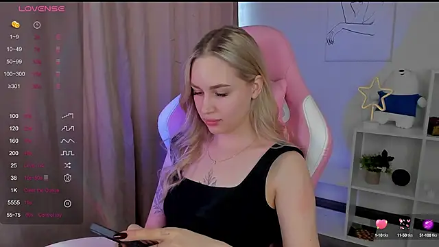 Carol  Cox online show from 03-10-25, 02:39