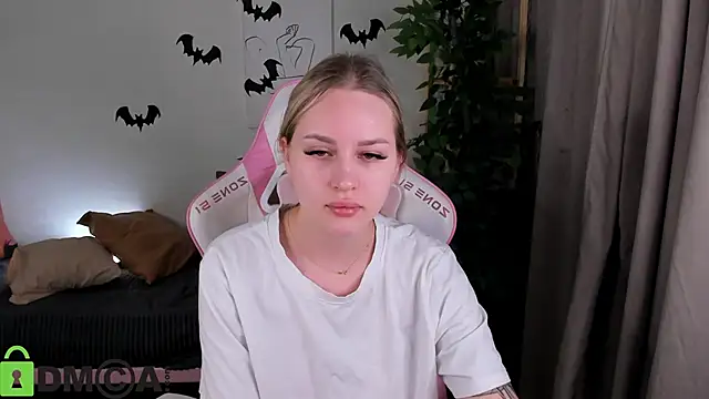 Carol  Cox online show from 10-31-25, 09:38