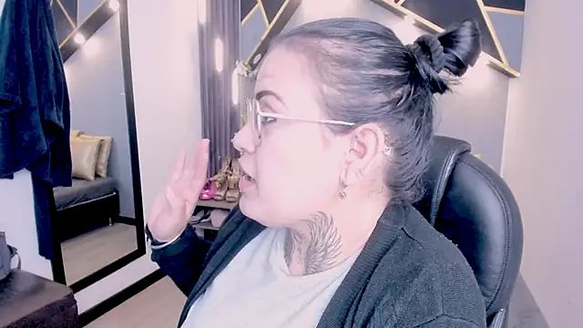 Snapshot of brigittemiller chatting on 06-19-26, 01:54 brigittemiller online show from 06-19-26, 01:54
