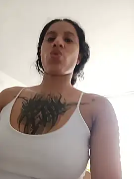Snapshot of Karii-R chatting on 06-23-26, 05:55 Karii-R online show from 06-23-26, 05:55
