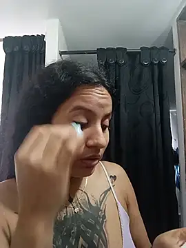 Snapshot of Karii-R chatting on 07-06-26, 03:25 Karii-R online show from 07-06-26, 03:25