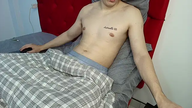 Snapshot of NicoDavisHere chatting on 10-28-25, 08:44 NicoDavisHere online show from 10-28-25, 08:44