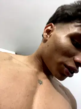 Snapshot of darkviper26 chatting on 10-10-25, 07:35 darkviper26 online show from 10-10-25, 07:35