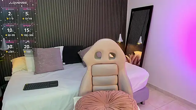 Axel brunette1 online show from 10-15-25, 07:47