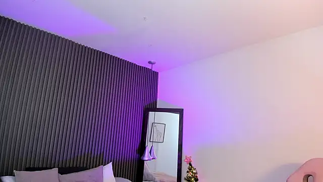 Axel brunette1 online show from 12-18-25, 07:36