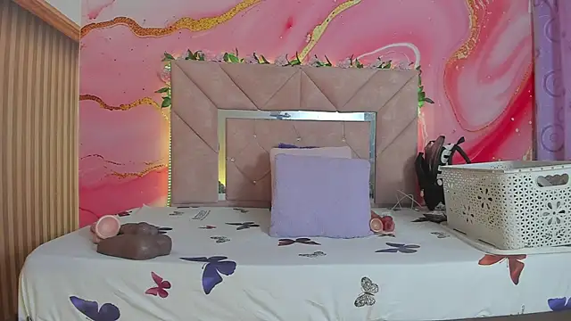 Taylor  cooper online show from 05-13-26, 06:27