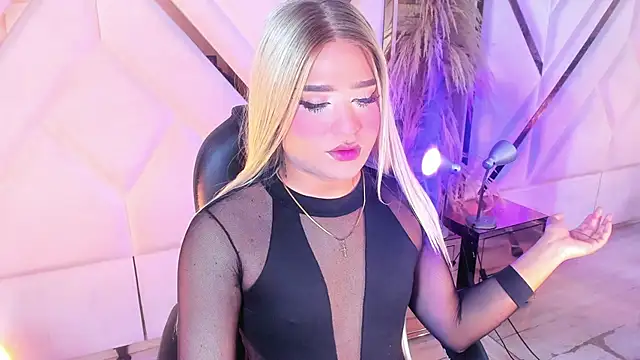 Snapshot of Elody_Preysler69 chatting on 12-03-25, 04:53 Elody Preysler69 online show from 12-03-25, 04:53