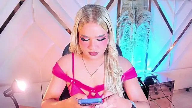 Snapshot of Elody_Preysler69 chatting on 02-17-26, 05:15 Elody Preysler69 online show from 02-17-26, 05:15