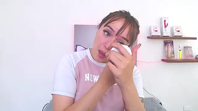 anyela bubble19  online show from 04-28-26, 03:28