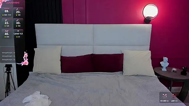 KetrinWhite online show from 10-15-25, 01:28