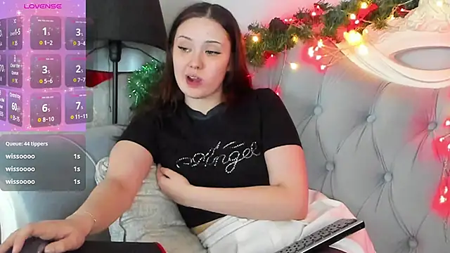 MiriaamWhite online show from 01-17-25, 05:19