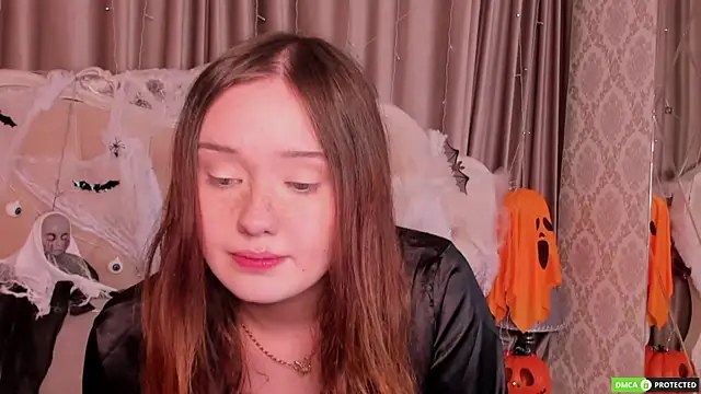 MiriaamWhite online show from 10-19-25, 04:02