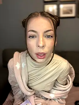 Snapshot of Mia_Ethan chatting on 12-04-24, 10:35 Mia Ethan online show from 12-04-24, 10:35