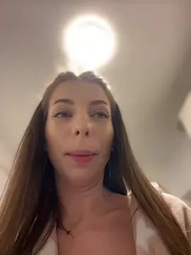 Snapshot of Mia_Ethan chatting on 01-16-25, 05:44 Mia Ethan online show from 01-16-25, 05:44