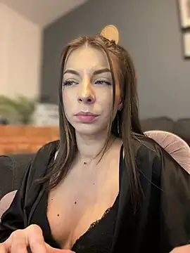 Snapshot of Mia_Ethan chatting on 01-26-25, 02:30 Mia Ethan online show from 01-26-25, 02:30