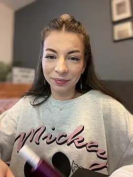 Snapshot of Mia_Ethan chatting on 02-01-25, 09:00 Mia Ethan online show from 02-01-25, 09:00