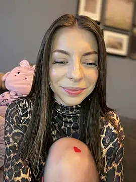 Snapshot of Mia_Ethan chatting on 02-21-25, 02:48 Mia Ethan online show from 02-21-25, 02:48