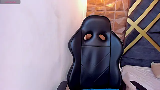 Snapshot of Alahia_Dangelo chatting on 03-06-25, 11:36 Alahia Dangelo online show from 03-06-25, 11:36