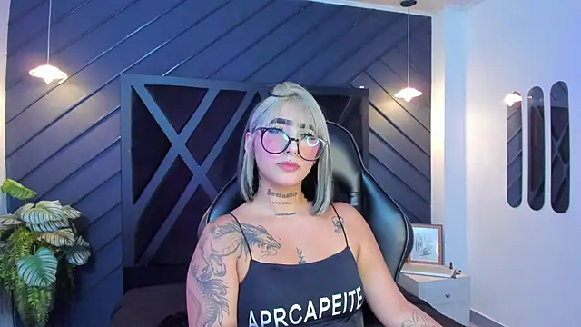 Snapshot of Alahia_Dangelo chatting on 09-09-25, 11:54 Alahia Dangelo online show from 09-09-25, 11:54