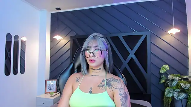 Snapshot of Alahia_Dangelo chatting on 09-20-25, 11:33 Alahia Dangelo online show from 09-20-25, 11:33