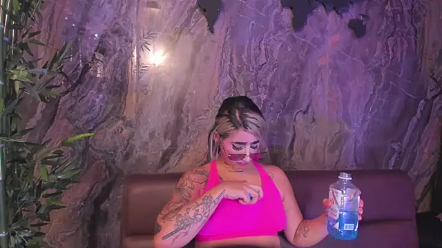 Snapshot of Alahia_Dangelo chatting on 11-07-25, 05:35 Alahia Dangelo online show from 11-07-25, 05:35