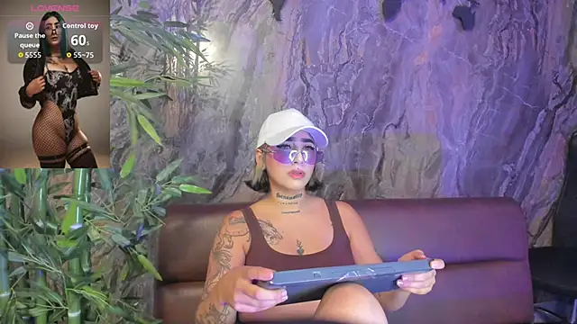 Snapshot of Alahia_Dangelo chatting on 11-08-25, 05:23 Alahia Dangelo online show from 11-08-25, 05:23