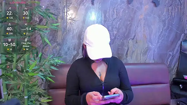 Snapshot of Alahia_Dangelo chatting on 11-17-25, 05:30 Alahia Dangelo online show from 11-17-25, 05:30