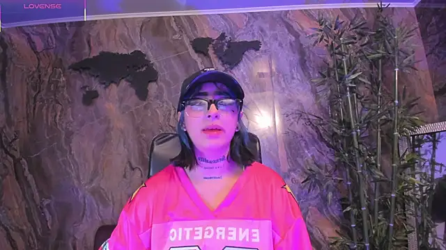 Snapshot of Alahia_Dangelo chatting on 02-11-26, 05:29 Alahia Dangelo online show from 02-11-26, 05:29