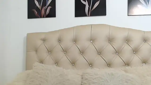 Snapshot of amaranta_f00x chatting on 03-18-25, 12:47 amaranta f00x online show from 03-18-25, 12:47