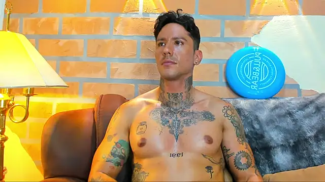 Snapshot of Dylanstonne chatting on 02-25-25, 01:30 Dylanstonne online show from 02-25-25, 01:30