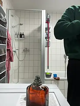 Snapshot of kareem0010 chatting on 02-15-25, 12:15 kareem0010 online show from 02-15-25, 12:15