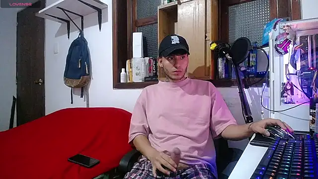 Snapshot of esjrobles chatting on 02-17-25, 09:03 esjrobles online show from 02-17-25, 09:03