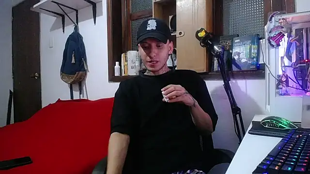 Snapshot of esjrobles chatting on 02-25-25, 04:46 esjrobles online show from 02-25-25, 04:46